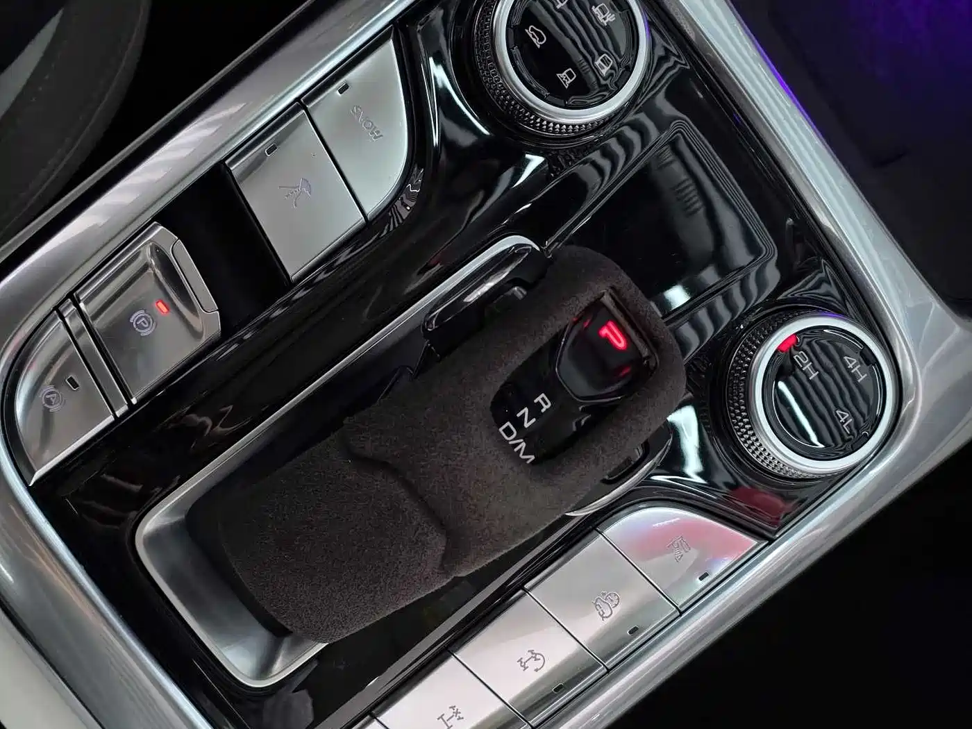 TANK CO CREATION TANK 300