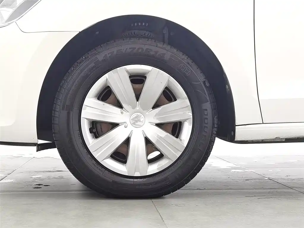 Volkswagen Jetta 2015 Value Edition 1.6L Manual Fashion фото 17