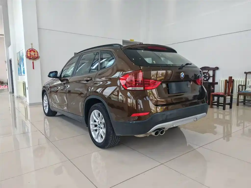BMW X1 2014 sDrive18i Leading Edition фото 7