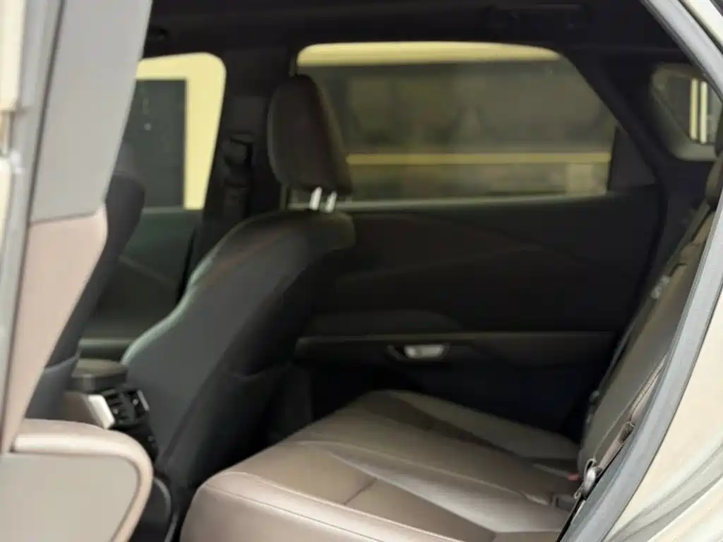 Фото 8 - Lexus RX