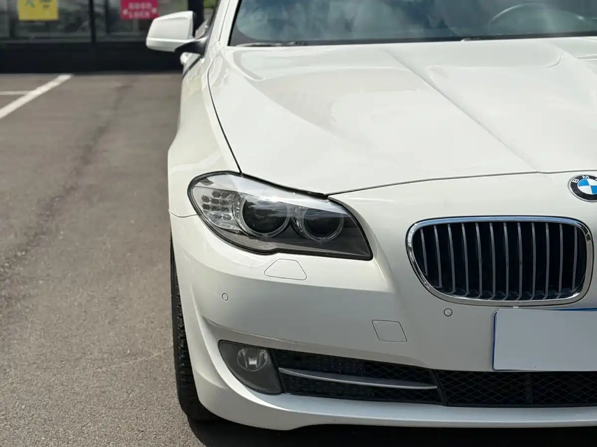 BMW 5 Series 2012 523Li Luxury фото 4