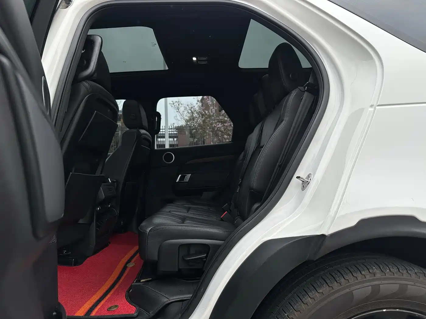 Land Rover Discovery 2017 3.0 SC V6 HSE фото 8