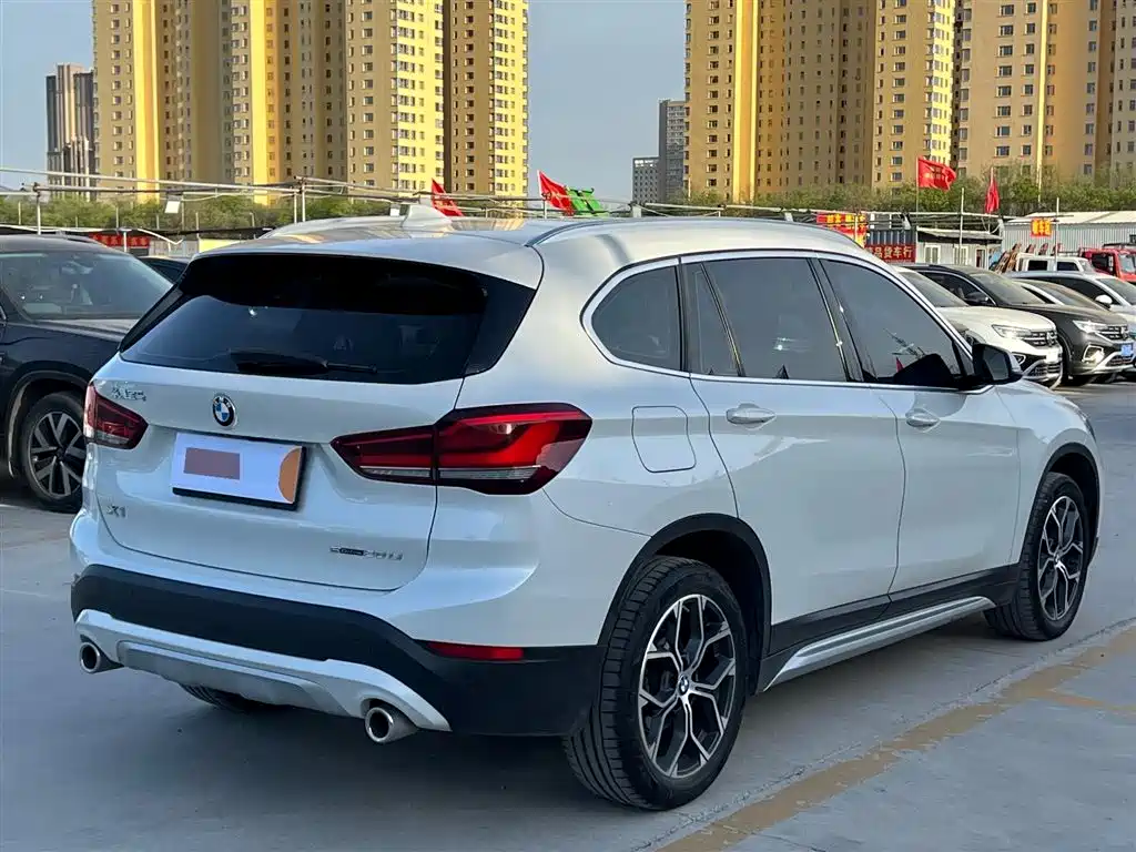 BMW X1 2022 sDrive20Li Fashion фото 8