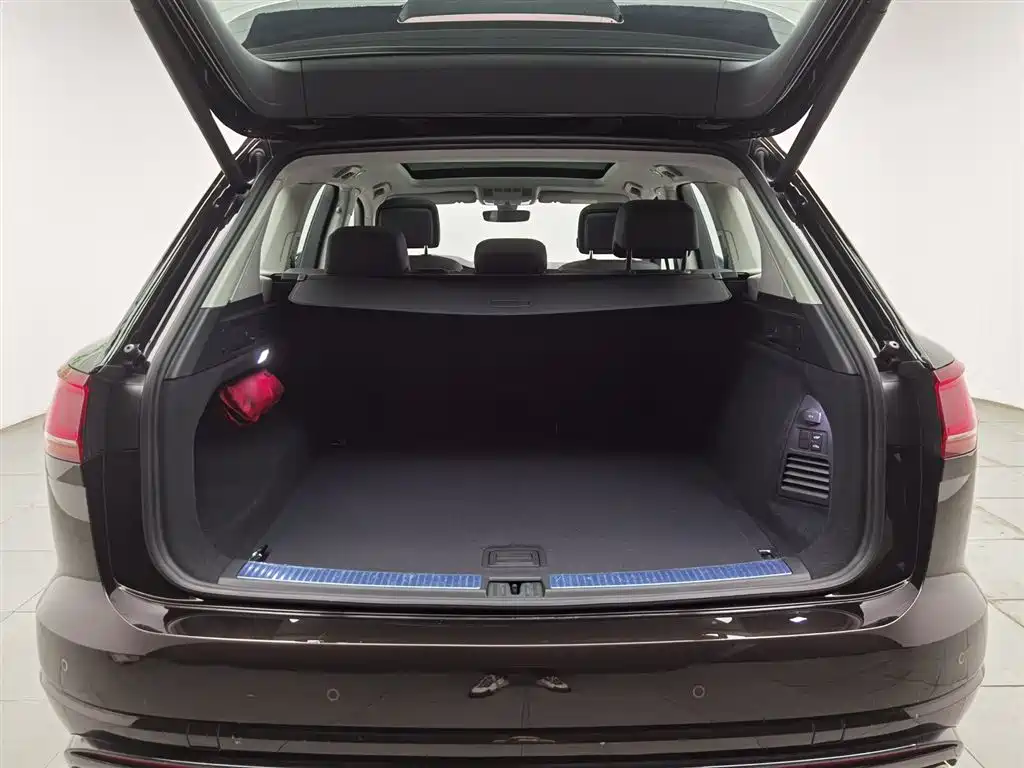 Volkswagen Touareg 2020 3.0TSI Enjoyment Edition China VI фото 16