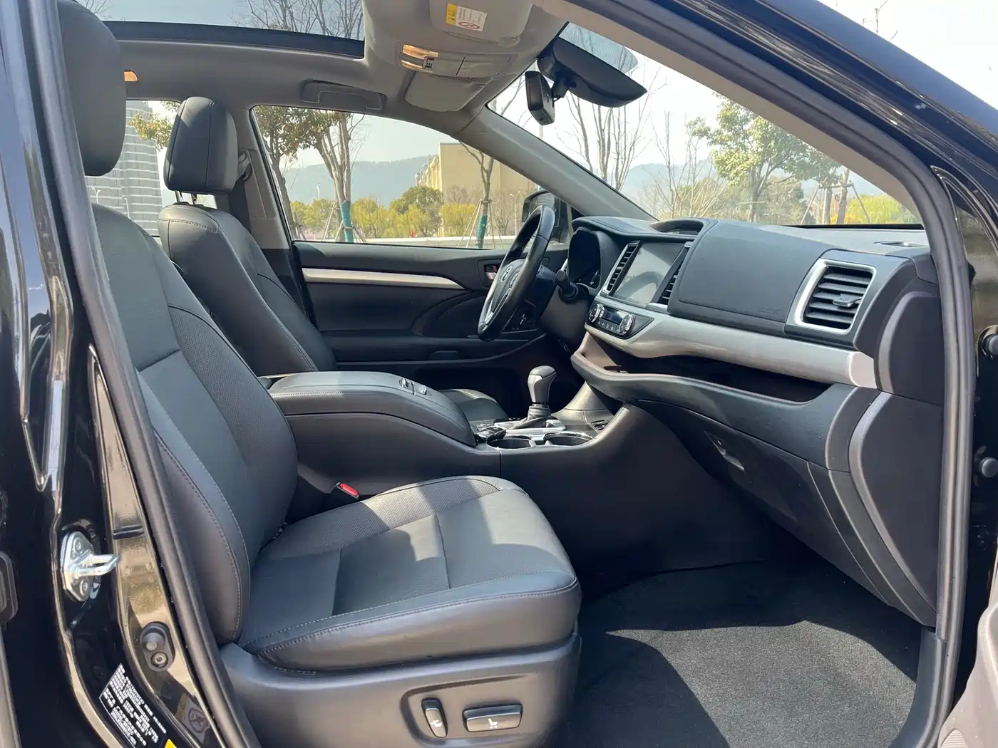 Toyota Highlander 2021 2.0T FWD Luxury 7-Seater фото 9