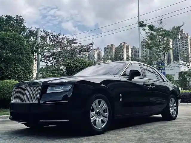 Rolls-Royce Ghost 6.7T, стандартная колёсная база