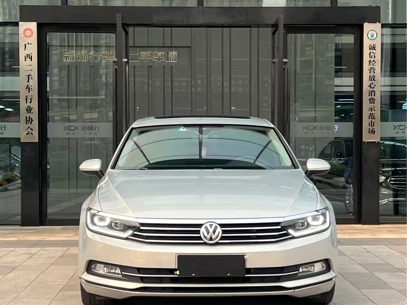 Volkswagen Magotan 2017 380TSI DSG Premium фото 2