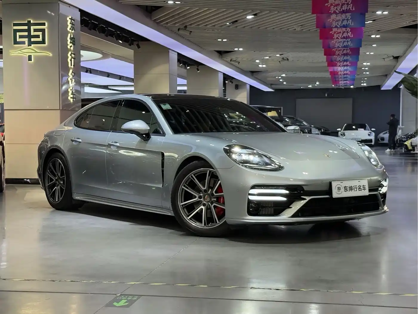 PORSCHE PANAMERA