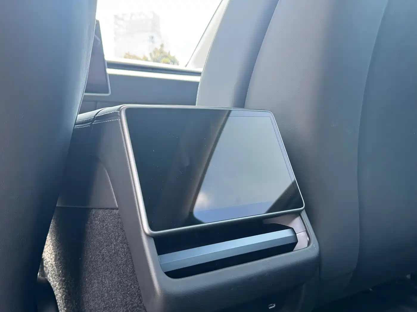 Фото 9 - Tesla Model 3