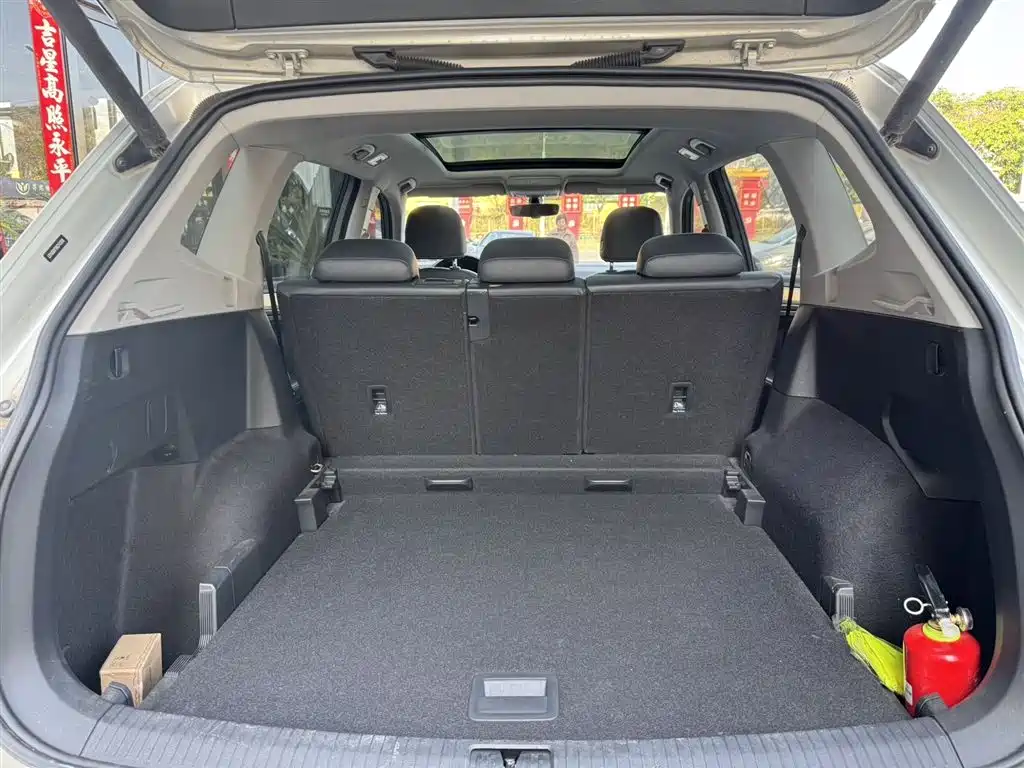 Volkswagen Tiguan L 2019 330TSI Auto 2WD Smart Luxury Edition China V фото 9