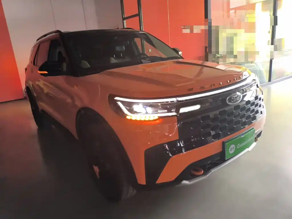 Фото 4 - Ford Explorer