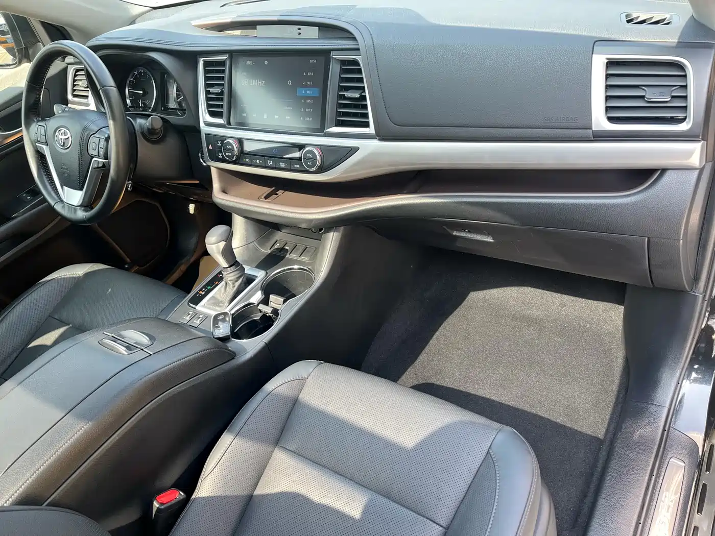 Toyota Highlander 2021 2.0T FWD Luxury 7-Seater фото 10