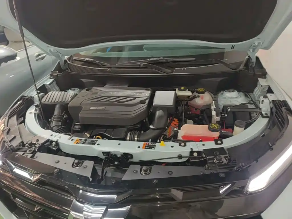 Фото 20 - Chevrolet Equinox Plus