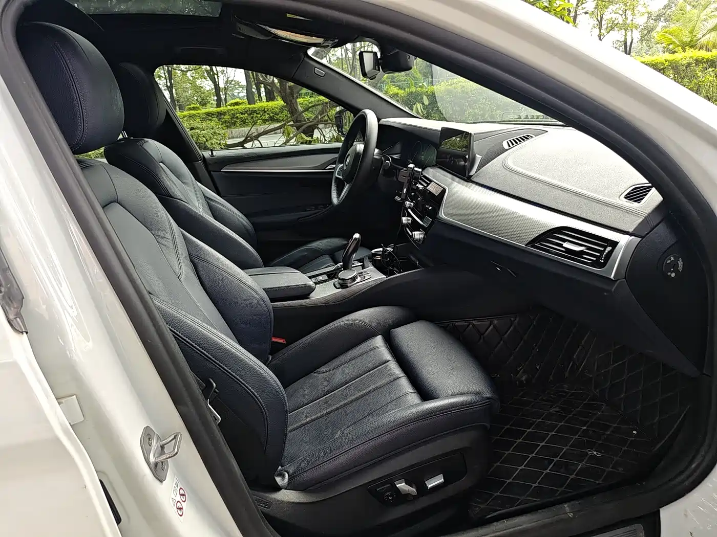 BMW 5 Series (Import) 2019 525i M Sport Package фото 9