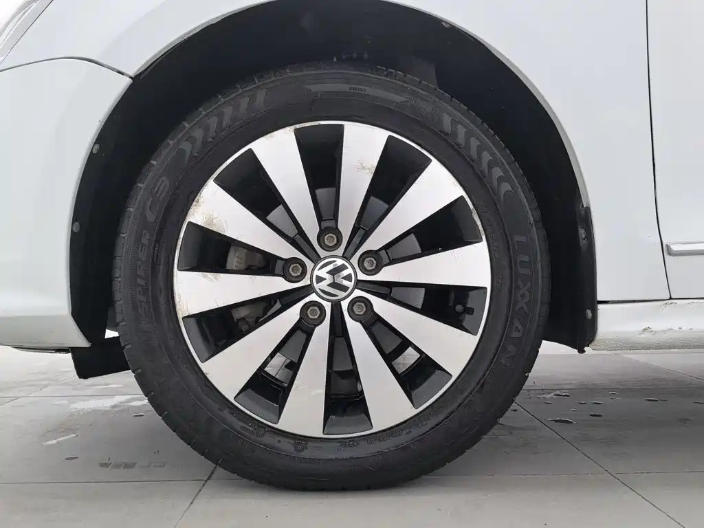 Photo 17 - Volkswagen Sagitar