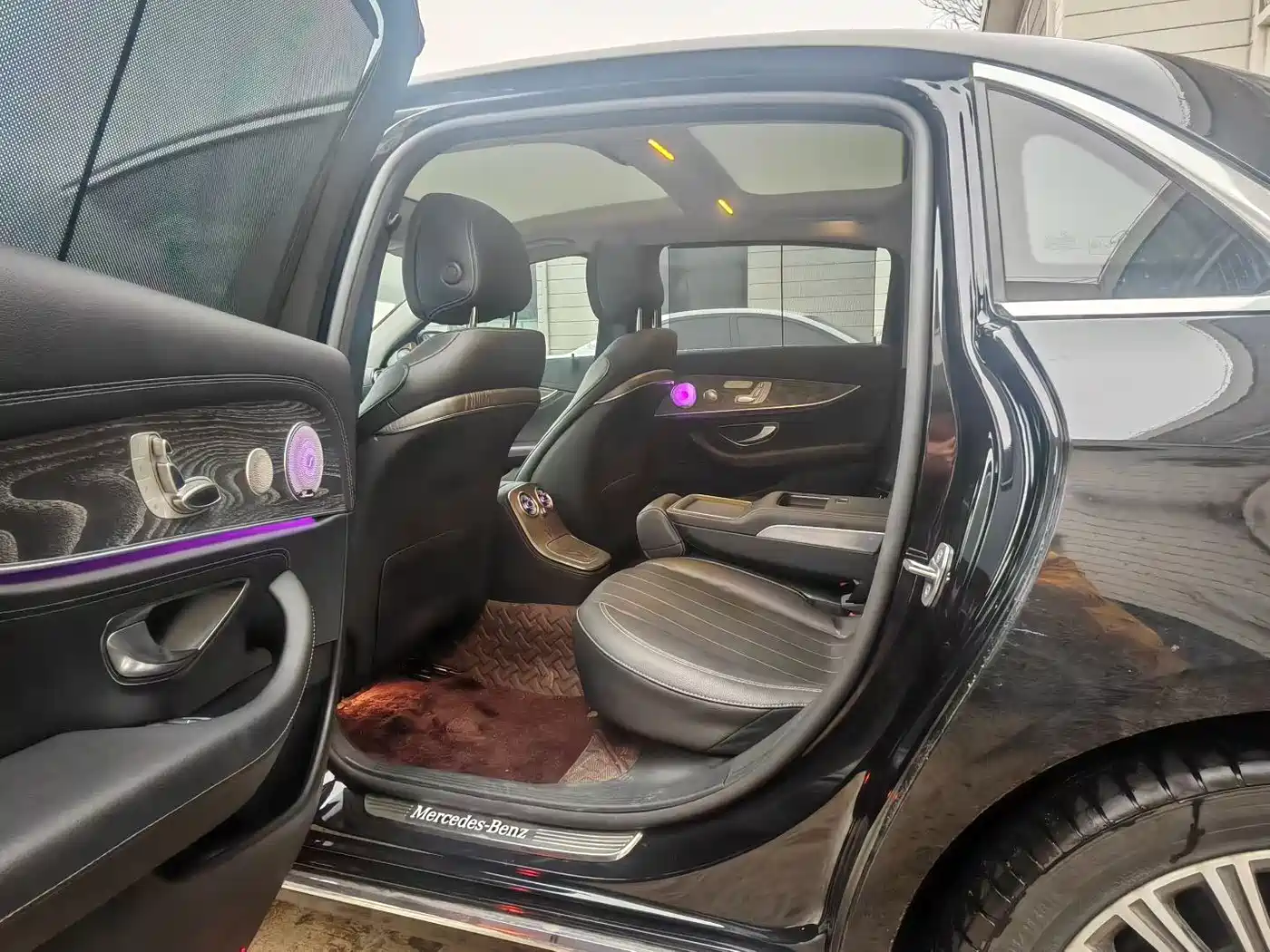 MERCEDES-BENZ E CLASS