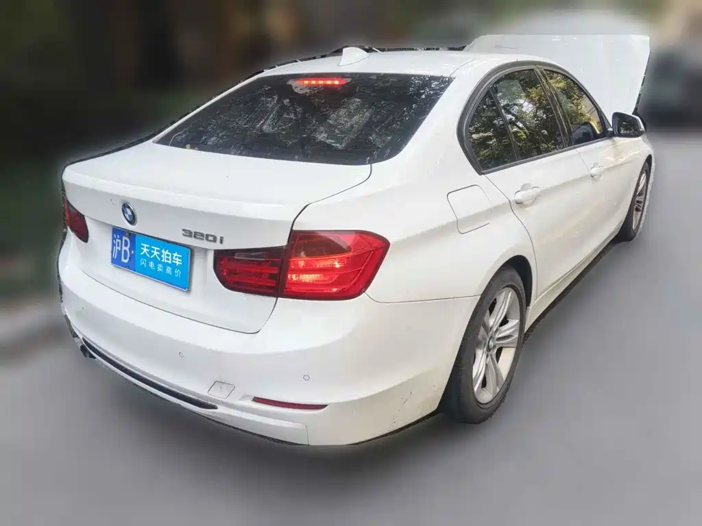 صورة 2 - BMW 3 Series
