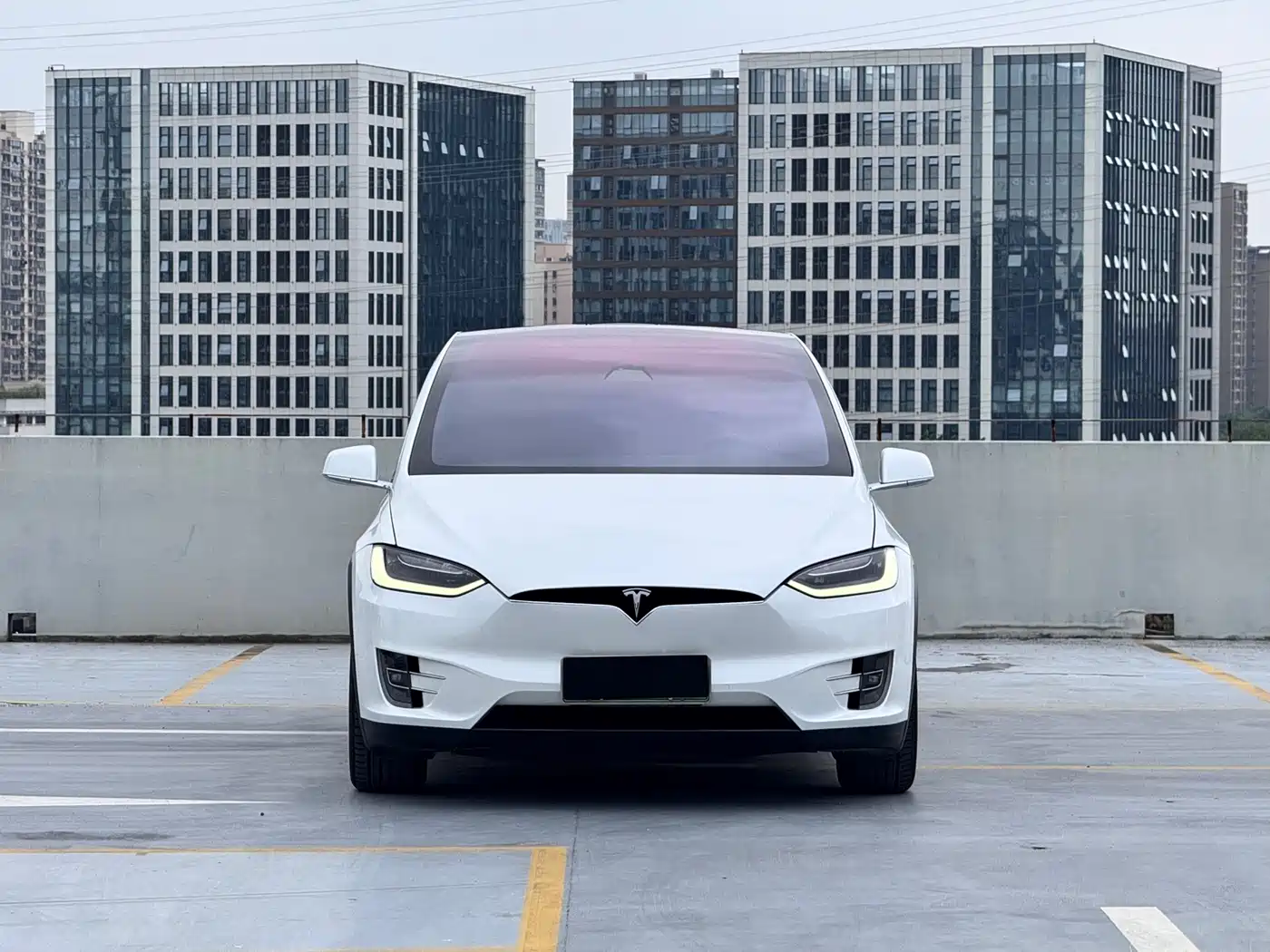 TESLA MODEL X