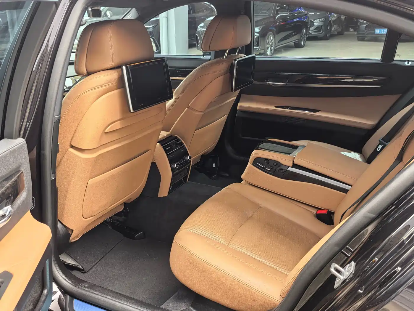 Photo 8 - BMW 7 Series