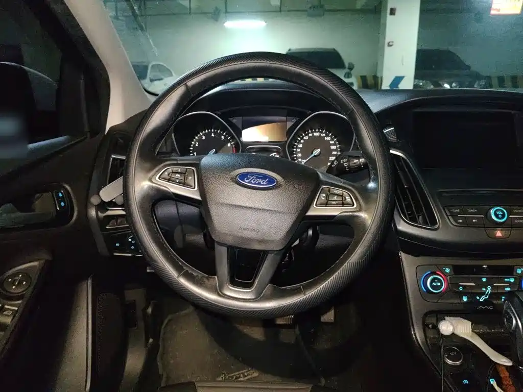 Фото 6 - Ford Focus