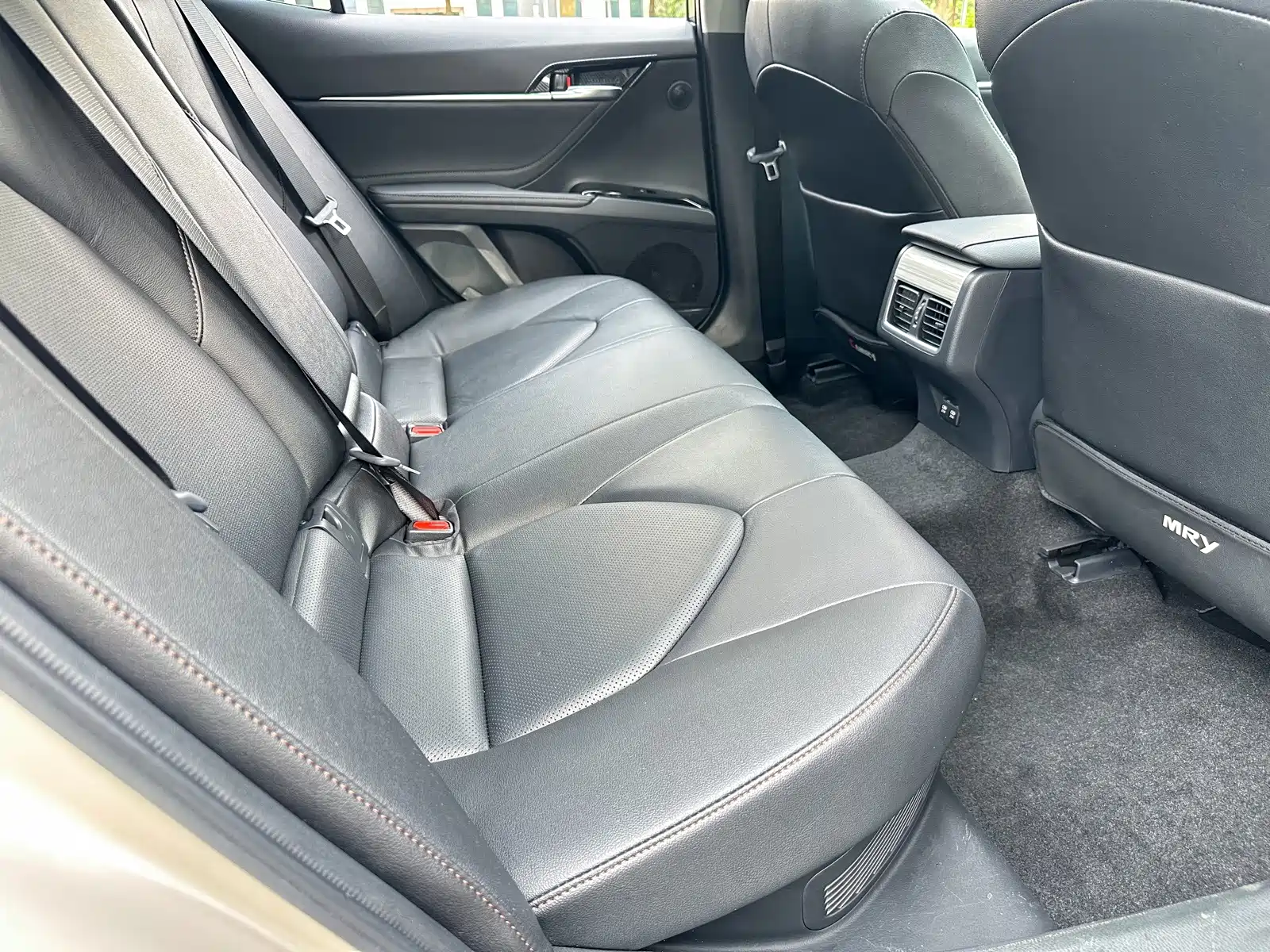 Фото 26 - Toyota Camry