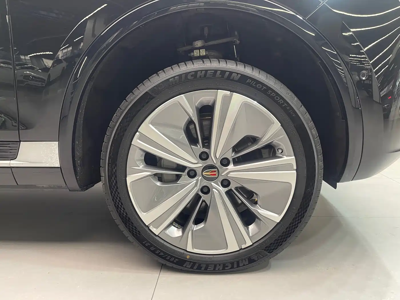 Hongqi E-HS9 2022 660km Qi Chang Edition (6-seater) фото 28