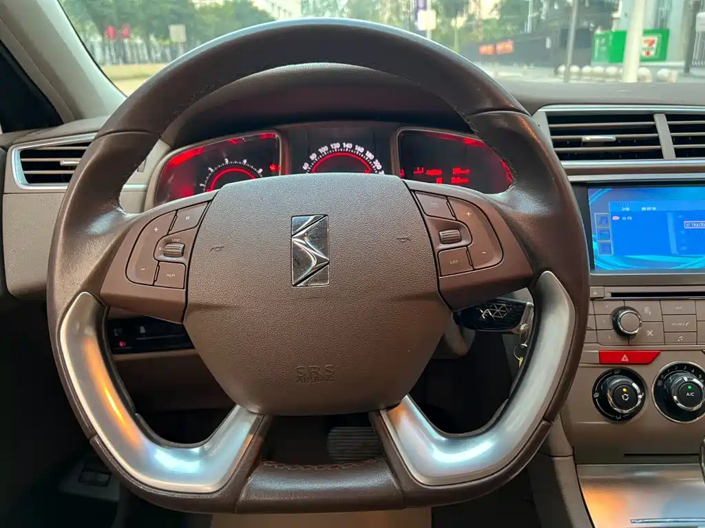 DS 5LS 2017 2015 1.6T Comfort THP160