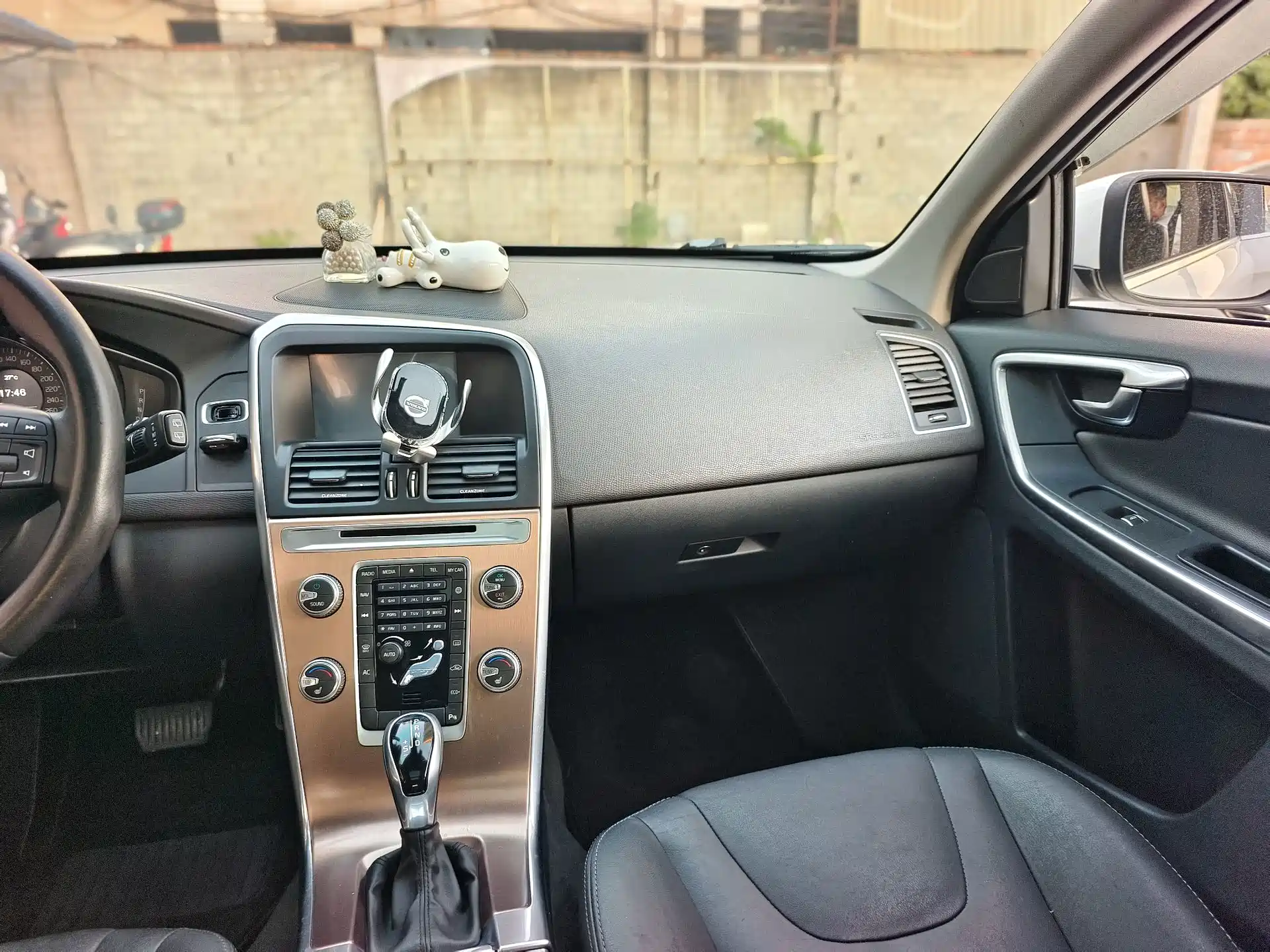 صورة 8 - Volvo XC60