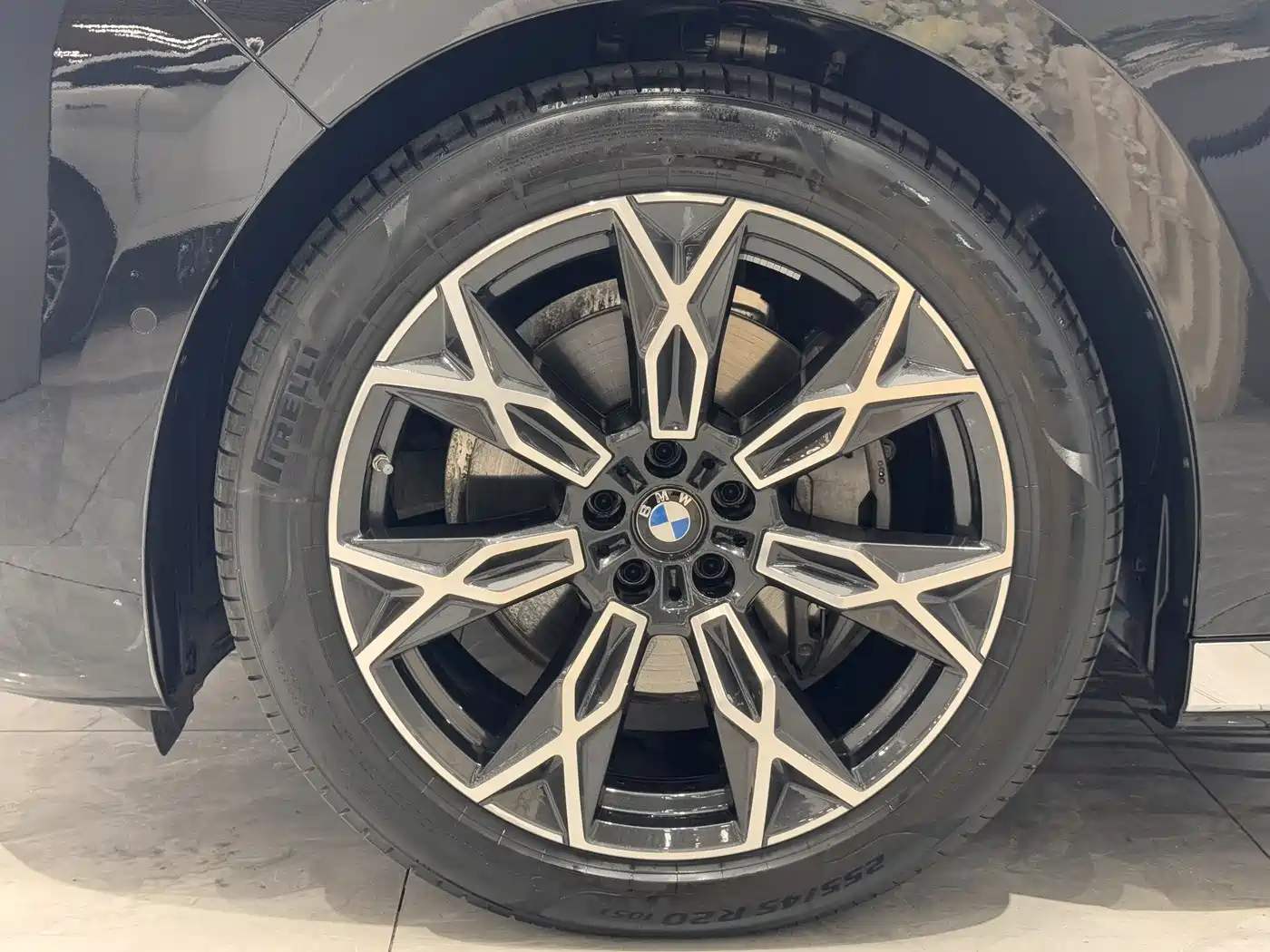 BMW 7 Series 2026 735Li Luxury Package фото 23