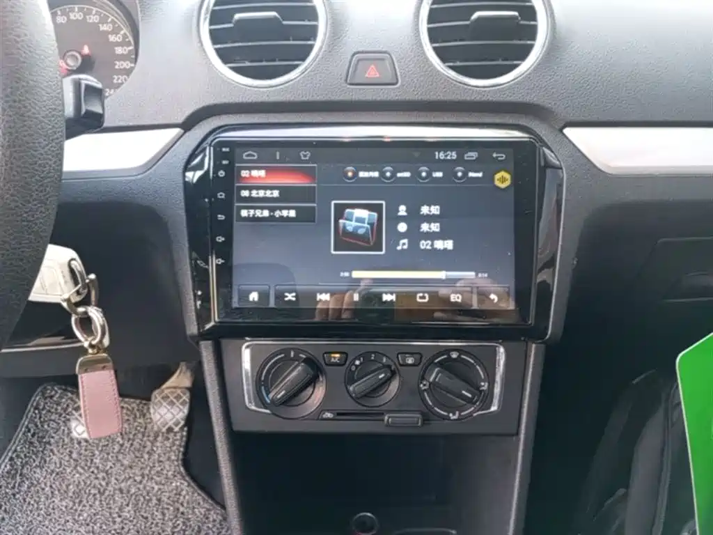 Volkswagen Jetta 2015 1.6L Manual Comfort фото 13