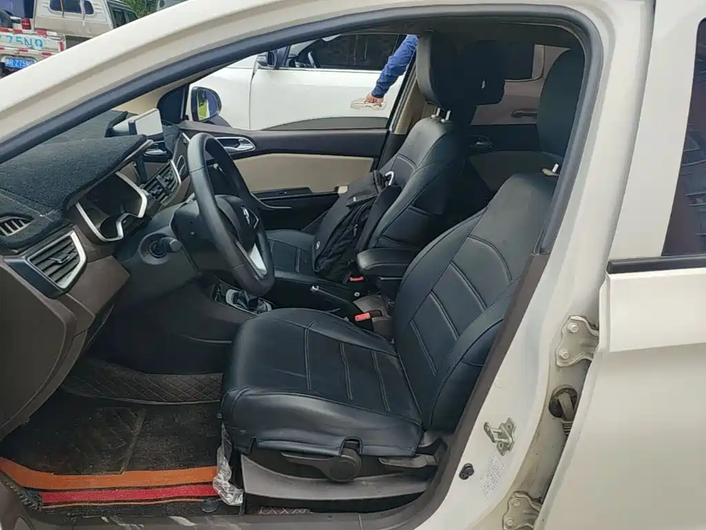 Baojun 310W 2018 2017 1.5L Manual Comfort China V
