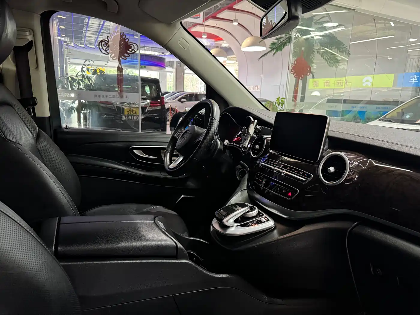 Mercedes-Benz V-Class 2020 V 260 Luxury Edition фото 8