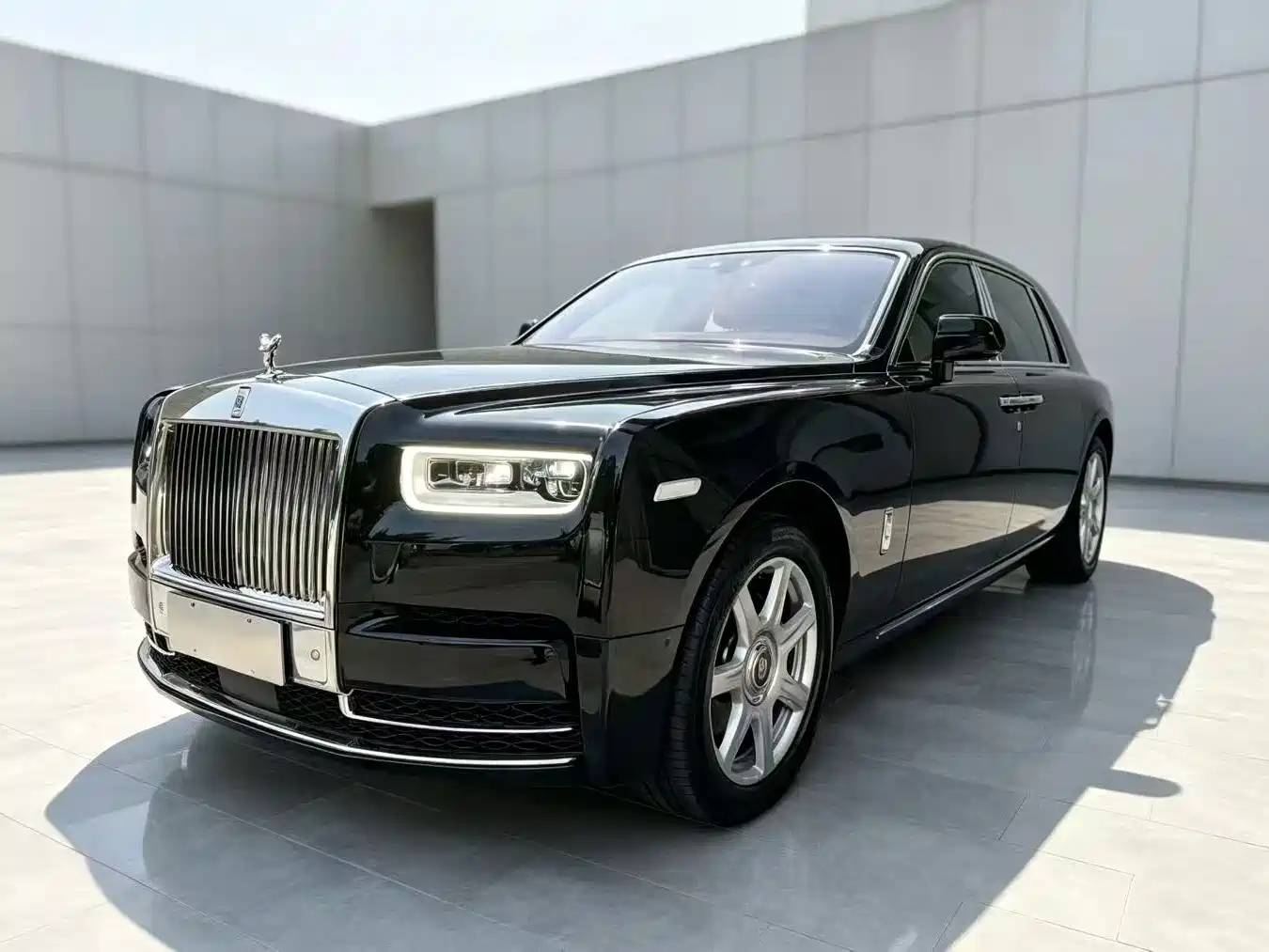 2022 Rolls-Royce Phantom