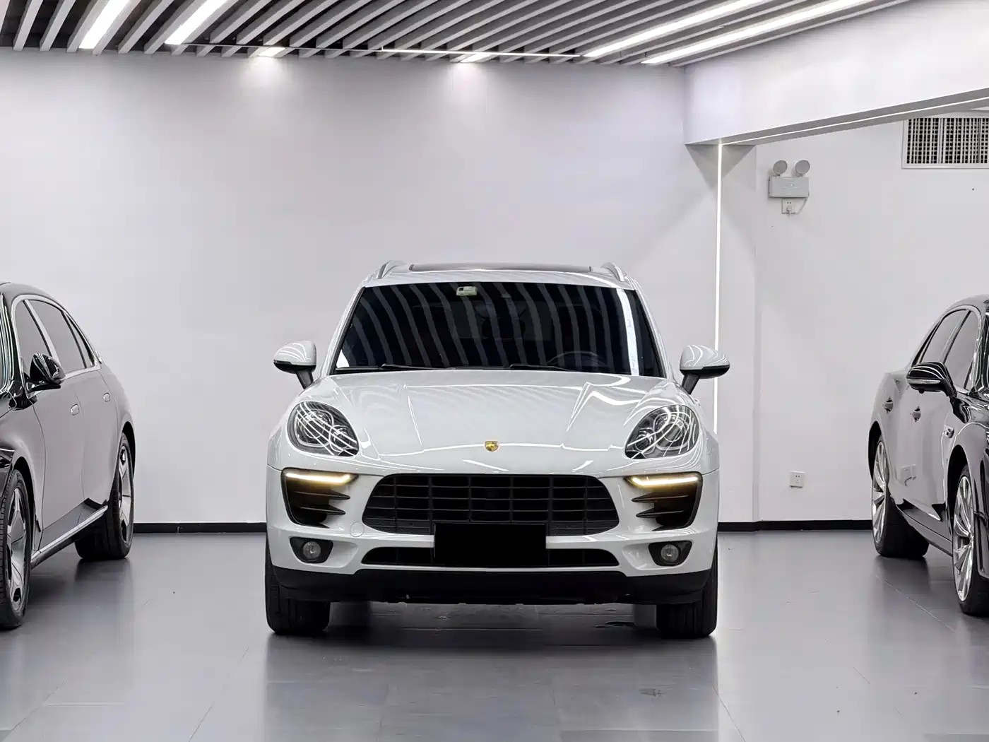 Porsche Macan 2017 Macan 2.0T фото 2