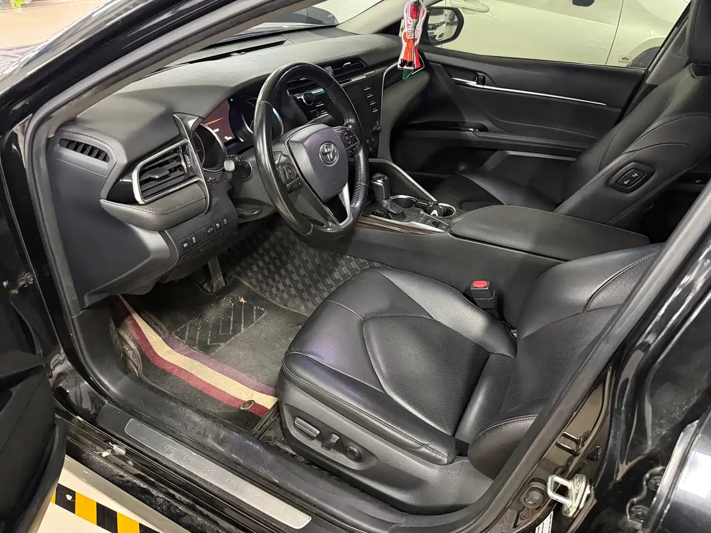 Toyota Camry 2019 2.5G Luxury Edition China VI фото 4