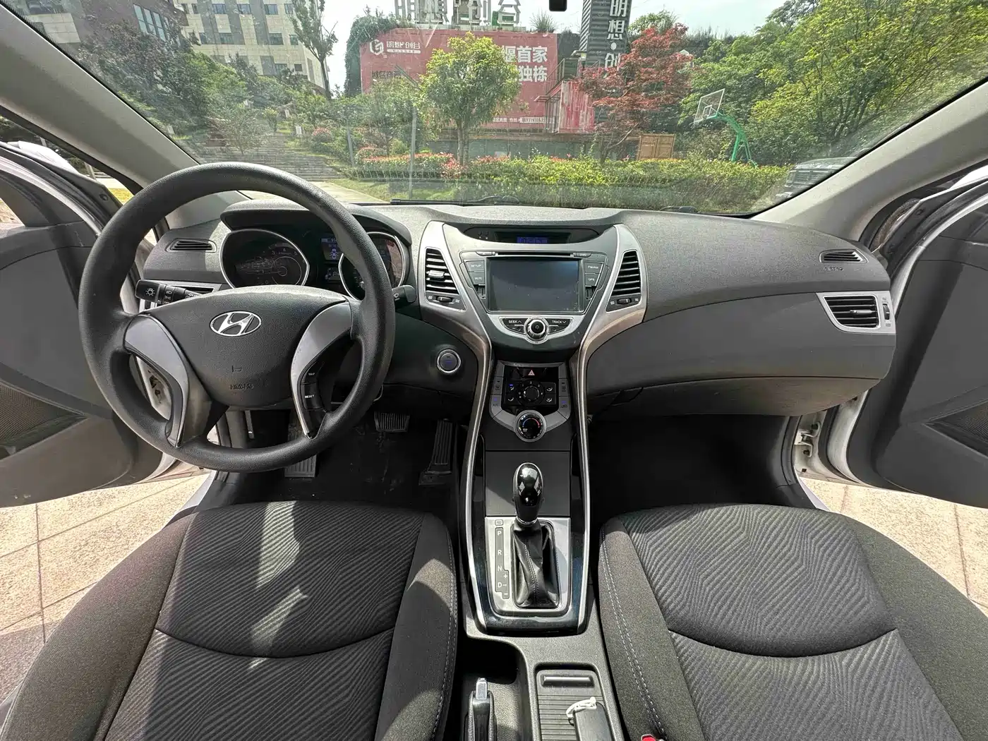 Hyundai Langdong 2013 1.6L Automatic Leading фото 9