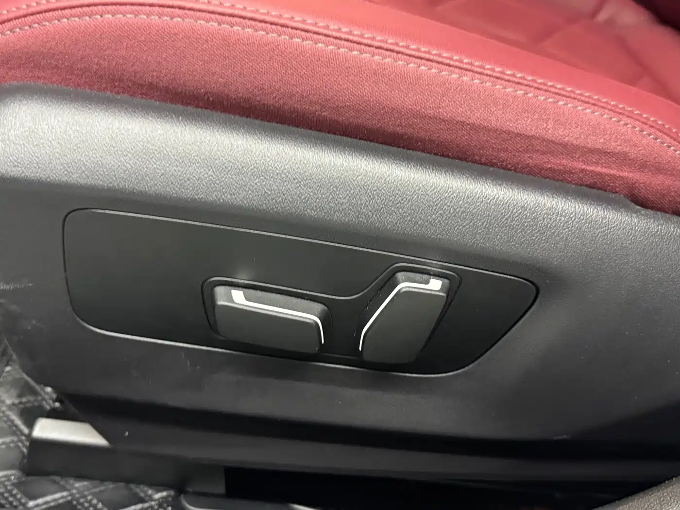 BMW 5 Series 2024 530Li Leading M Sport Package фото 7