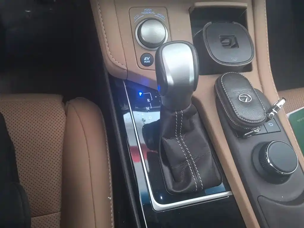Lexus ES 2015 300h Comfort Edition фото 7