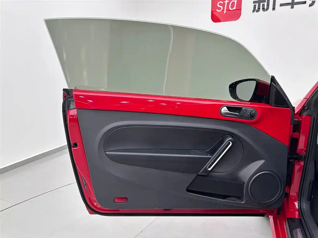 Volkswagen Beetle 2014 1.4TSI Fashion Edition фото 8
