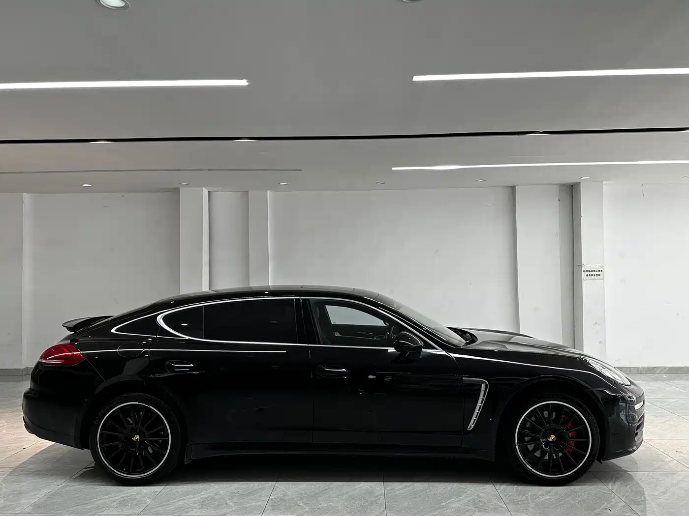 Фото 7 - Porsche Panamera
