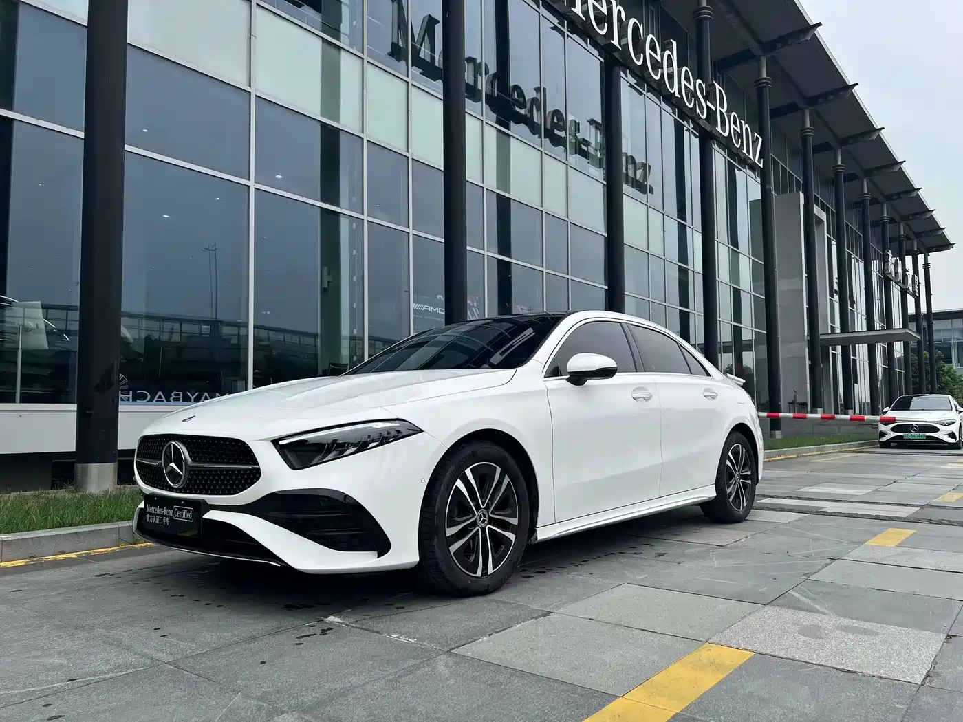 Mercedes-Benz A-Class 2023 A 200 L Dynamic