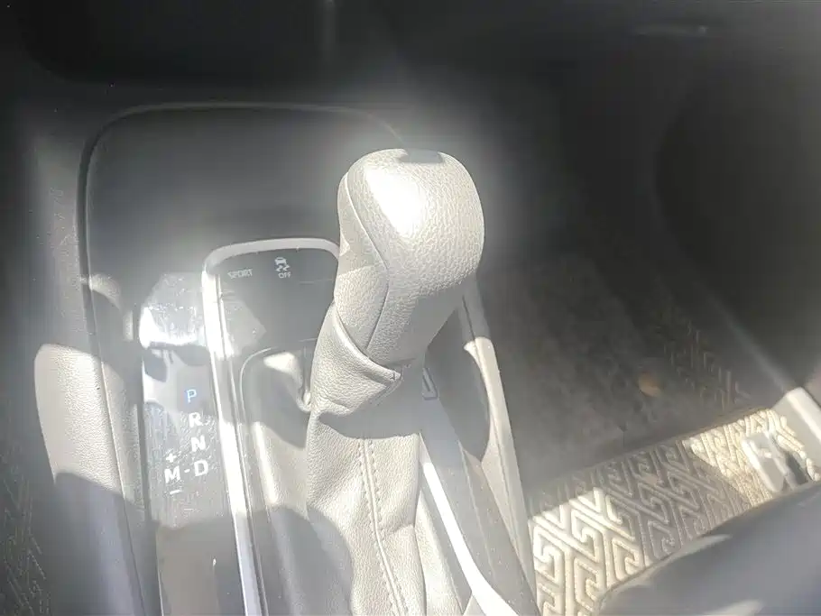 Toyota Corolla 2021 TNGA 1.5L CVT Elite Edition фото 16
