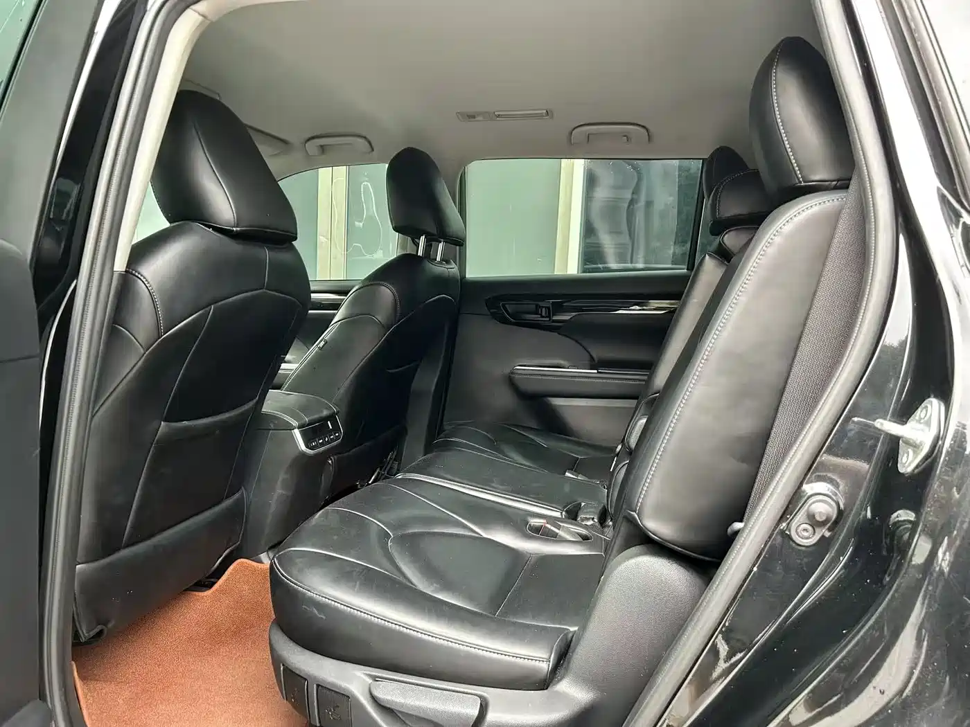 Toyota Highlander 2024 2.5L Smart Hybrid 4WD Elite 7-seater фото 8
