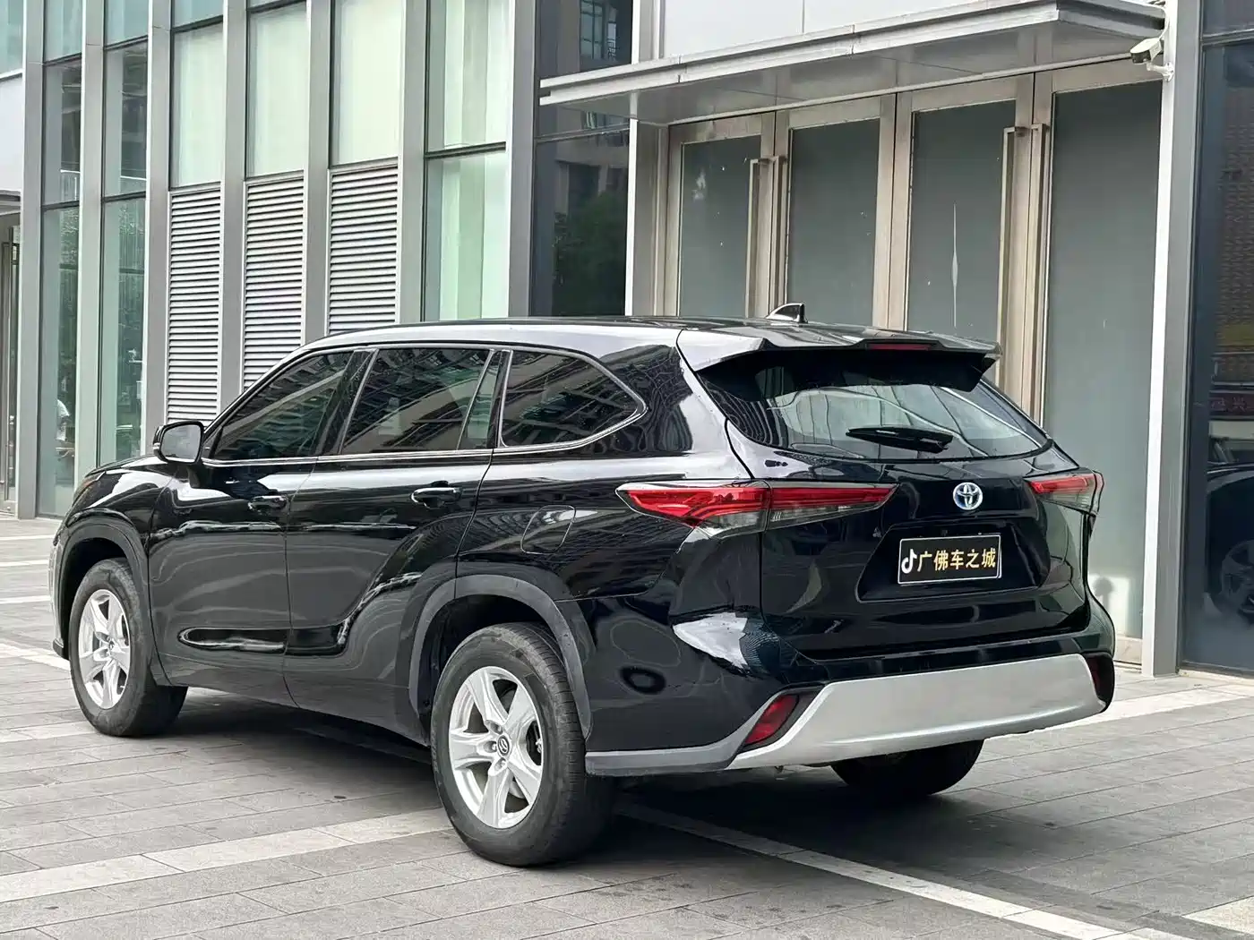 Toyota Highlander 2024 2.5L Smart Hybrid 4WD Elite 7-seater фото 4