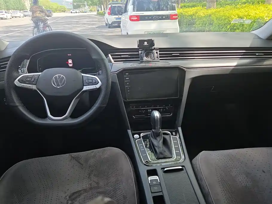 Volkswagen Magotan 2025 Facelift II Public Edition 330TSI DSG Luxury фото 11
