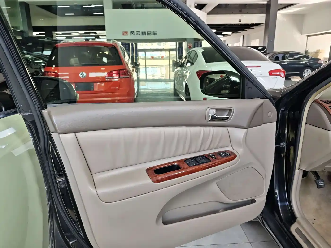 Toyota фото 7