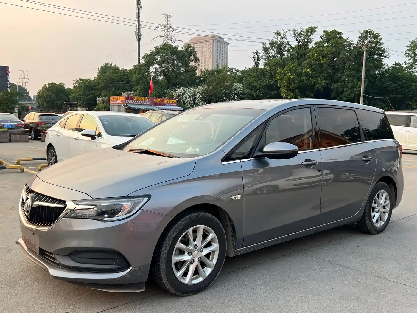 Buick GL6 2018 18T 6-Seater Luxury