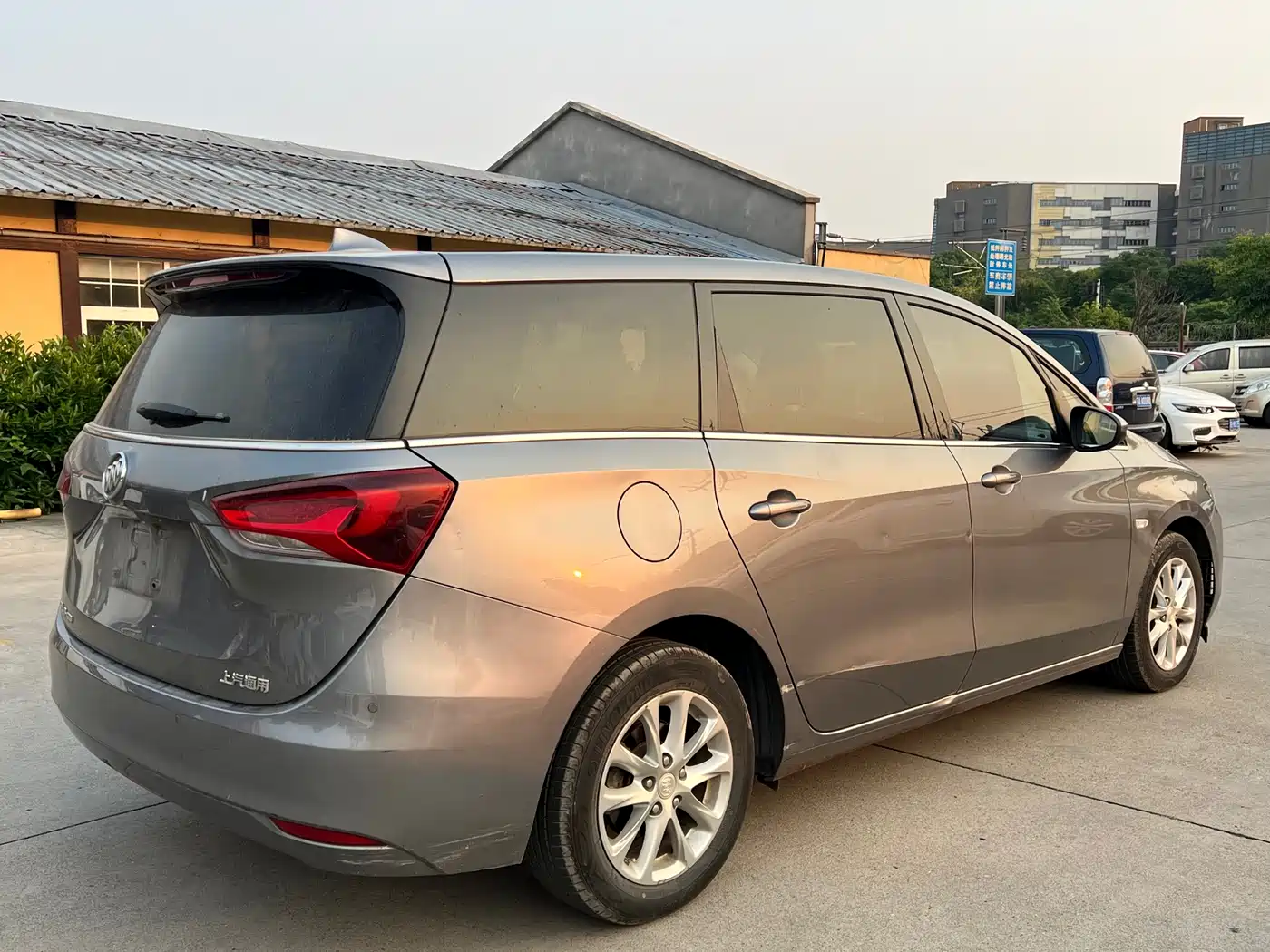 Buick GL6 2018 18T 6-Seater Luxury фото 11
