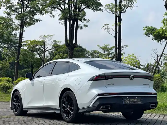 Changan UNI-V 2024 1.5T Deluxe — фото 4