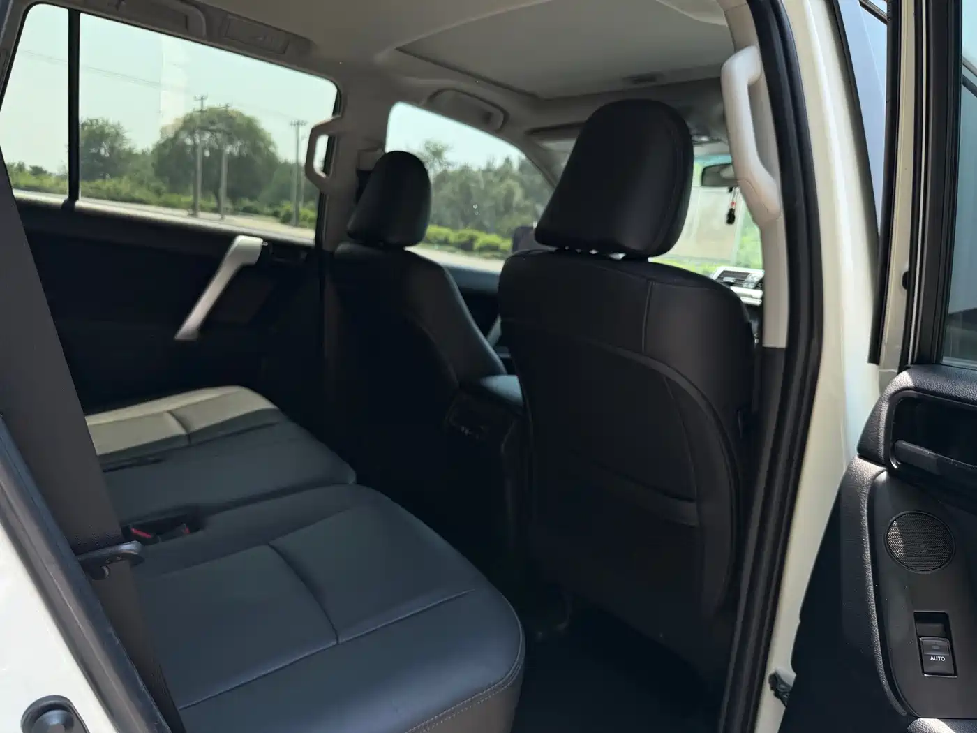 Toyota Prado 2016 2.7L Auto Luxury Edition фото 23